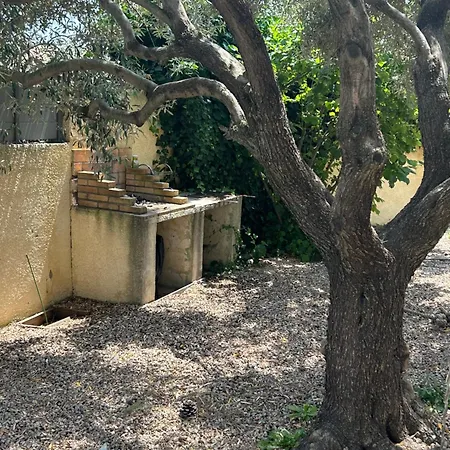 Mediterraneenne Calme, Piscine Sans Vis A Vis